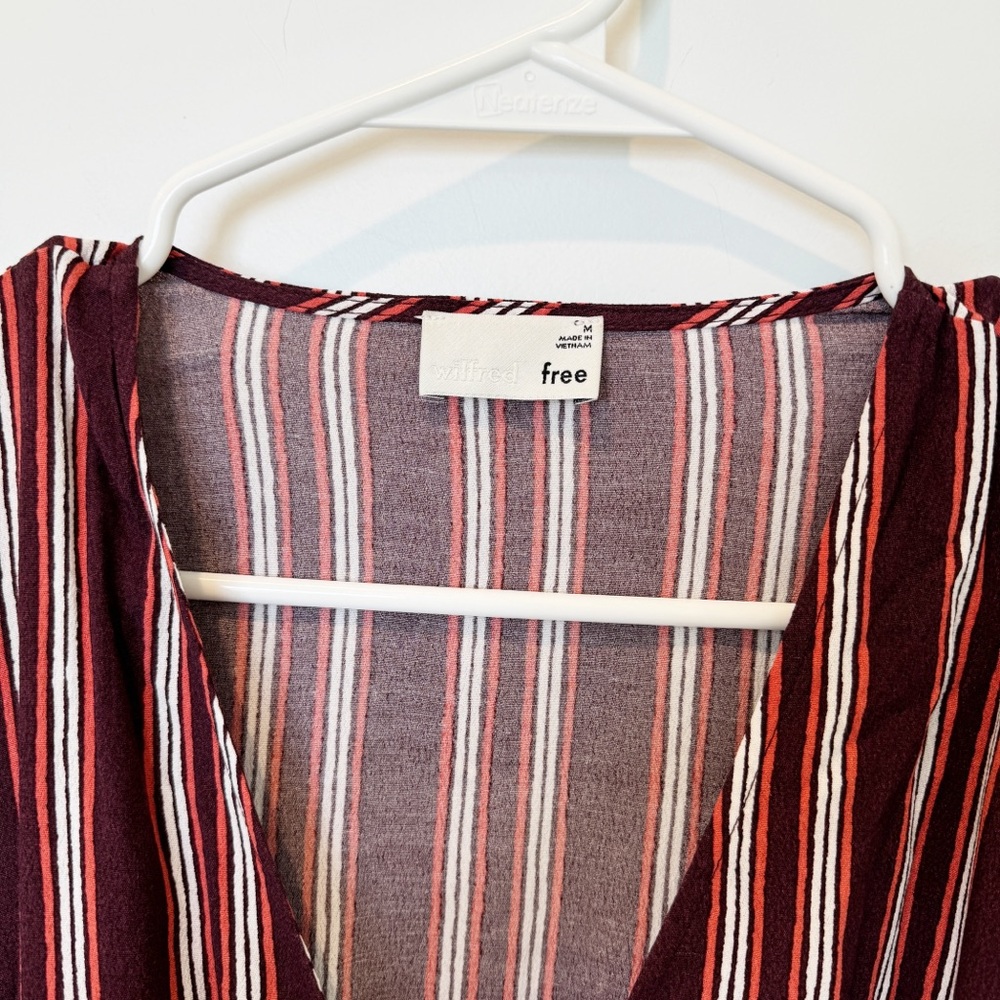 New. Wilfred Free Aritzia Stripe Shannon Wrap Blouse - Picture 6 of 8
